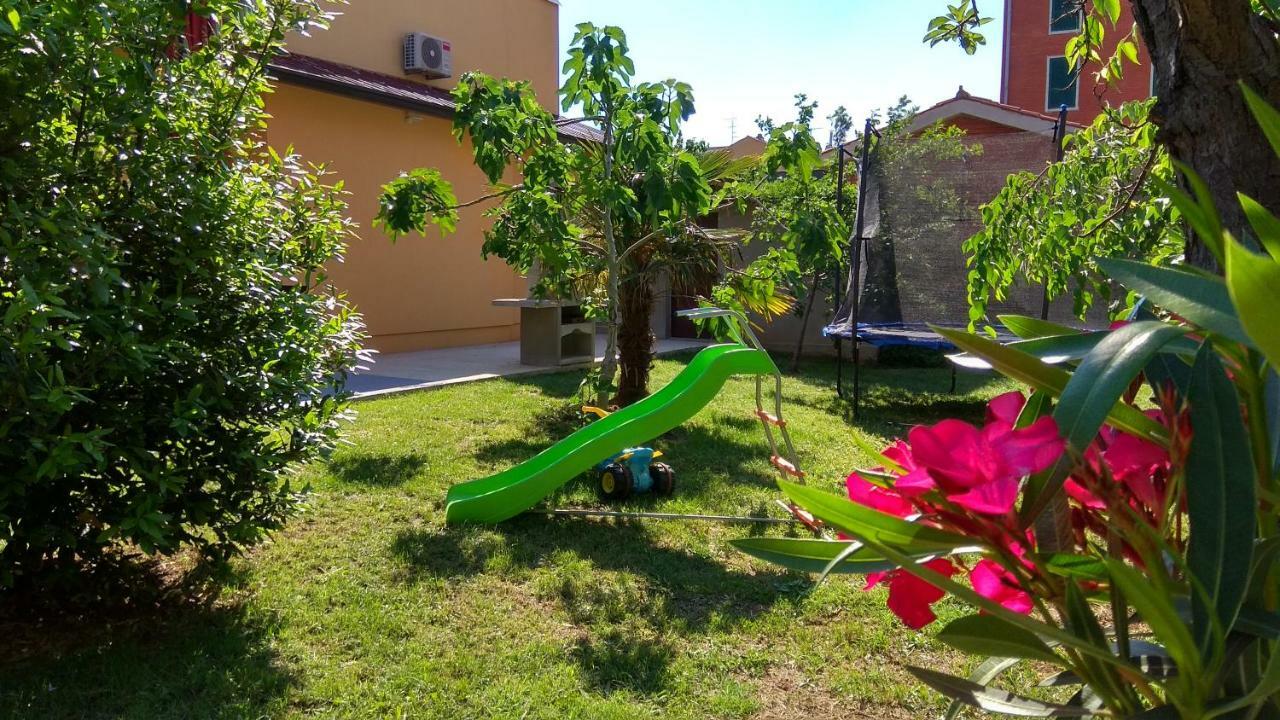 Lusyhouse Villa Pula Buitenkant foto