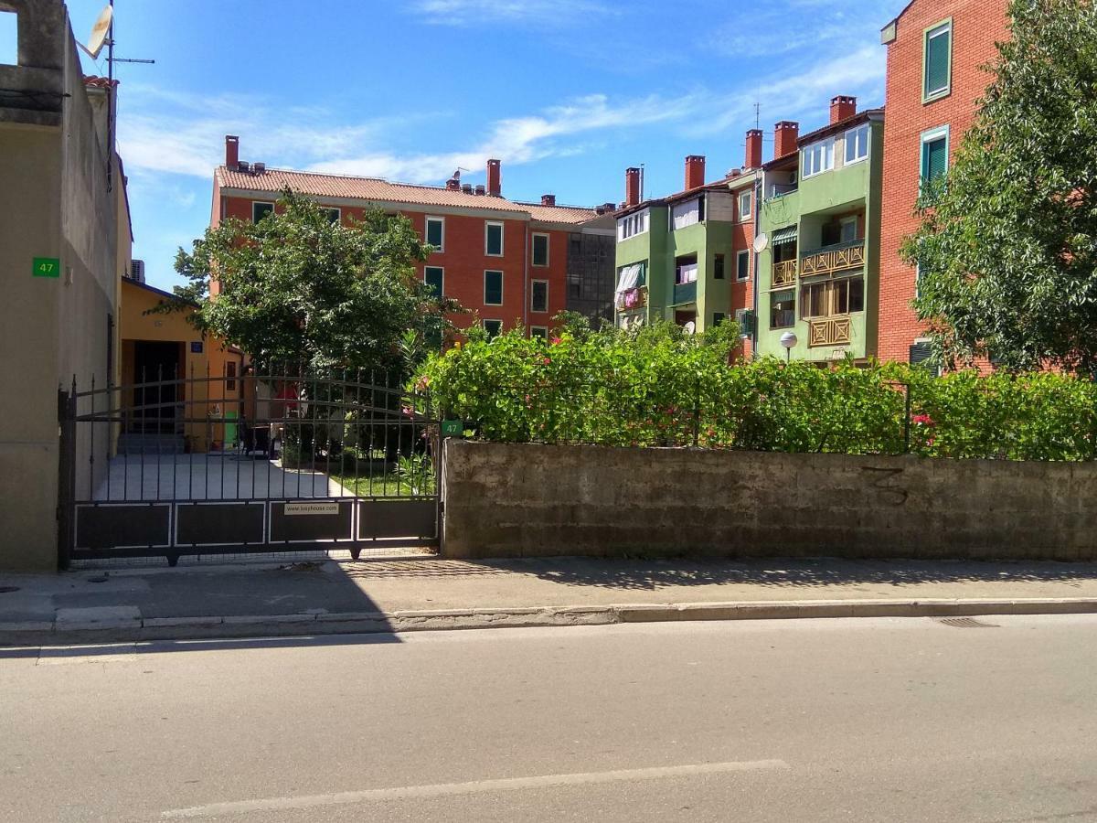 Lusyhouse Villa Pula Buitenkant foto
